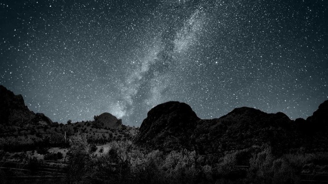 印度公开藏南地区我方战士口咬手雷坚守的***，是想表达什么？